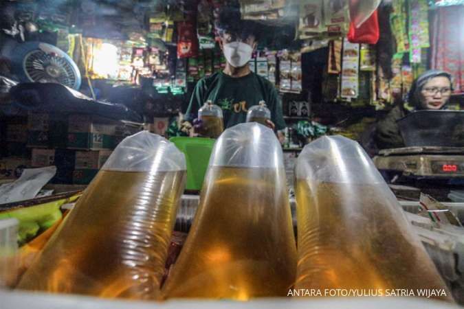 Minyak Curah Rp 14.000 Diguyur ke 5.000 Pasar Tradisional