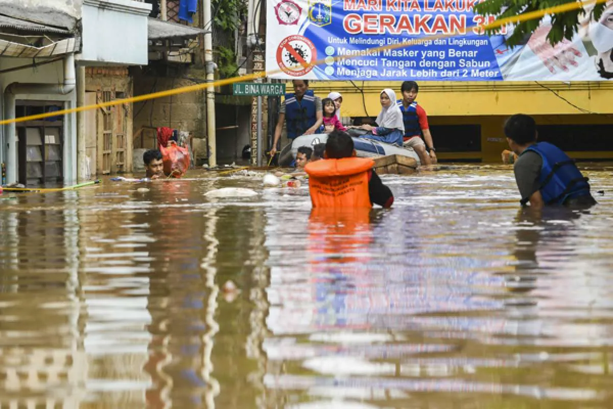Tinggi muka air Sunter Hulu masih siaga 2, BPBD mengeluarkan peringatan cuaca
