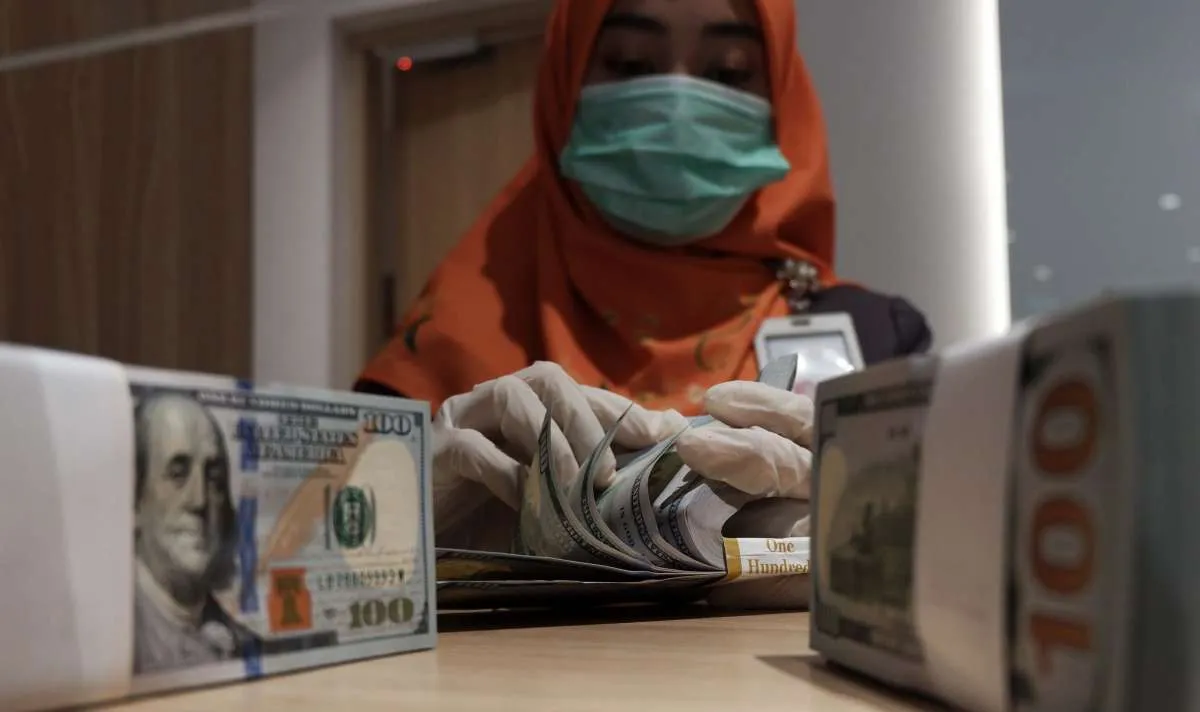 Kurs dollar rupiah hari ini: Berpeluang kembali di bawah Rp 14.000