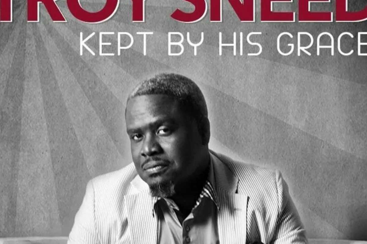 Troy Sneed, penyanyi gospel meninggal dunia karena komplikasi virus corona. 