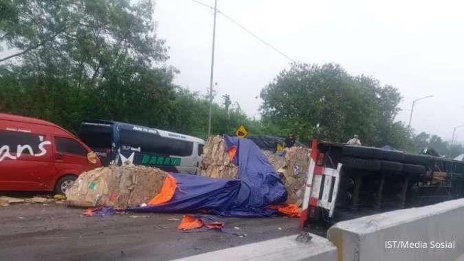 1 Orang Tewas, 8 Luka-Luka pada Kecelakaan Beruntun di Tol Cipularang