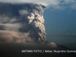 Pemerintah siaga menghadapi letusan Gunung Lokon