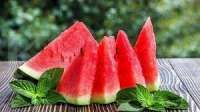 Bisa memicu masalah kardiovaskular, ini efek samping konsumsi semangka berlebihan