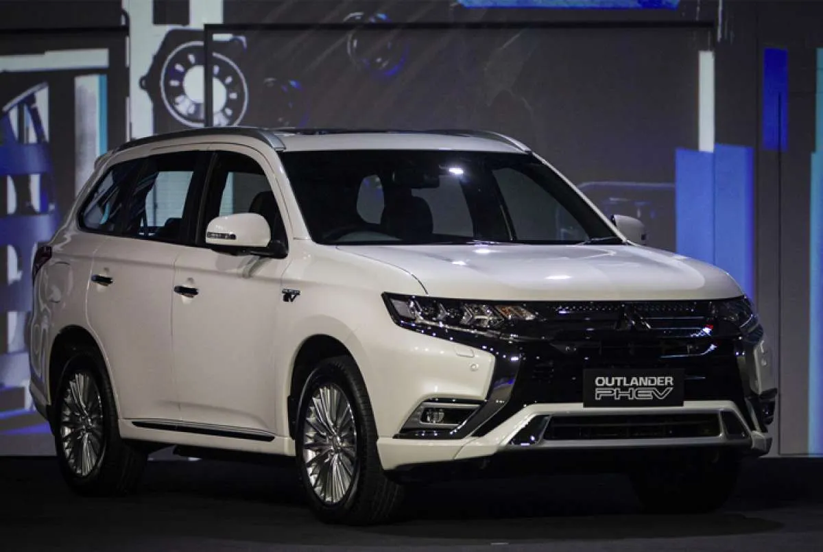 Berikut harga Mitsubishi Eclipse Cross dan Outlander PHEV