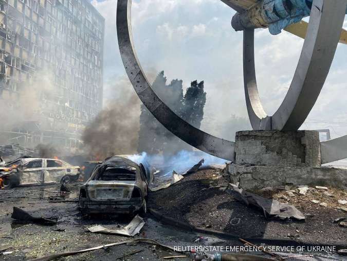 Ukraina Mengebom Pasukan Rusia di Selatan, Rudal Moskow Hantam Pinggiran Kyiv