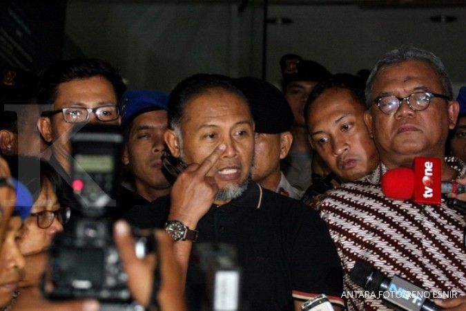 Bambang resigns, tells Budi to follow suit 