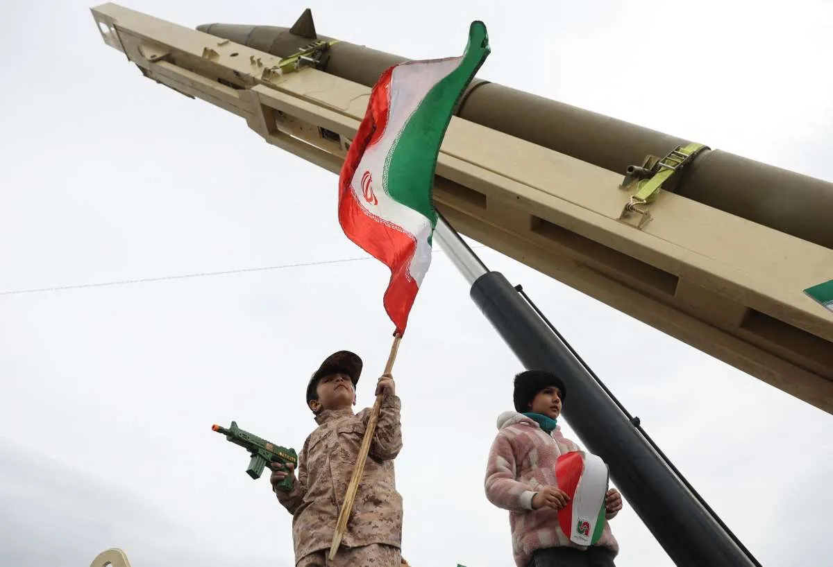 Iran Tutup Sebagian Selat Hormuz Saat Pembicaraan Nuklir dengan AS Berlangsung