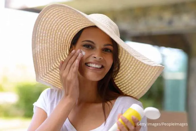 Inilah 4 Kandungan Sunscreen yang Harus Dihindari untuk Kulit Sensitif