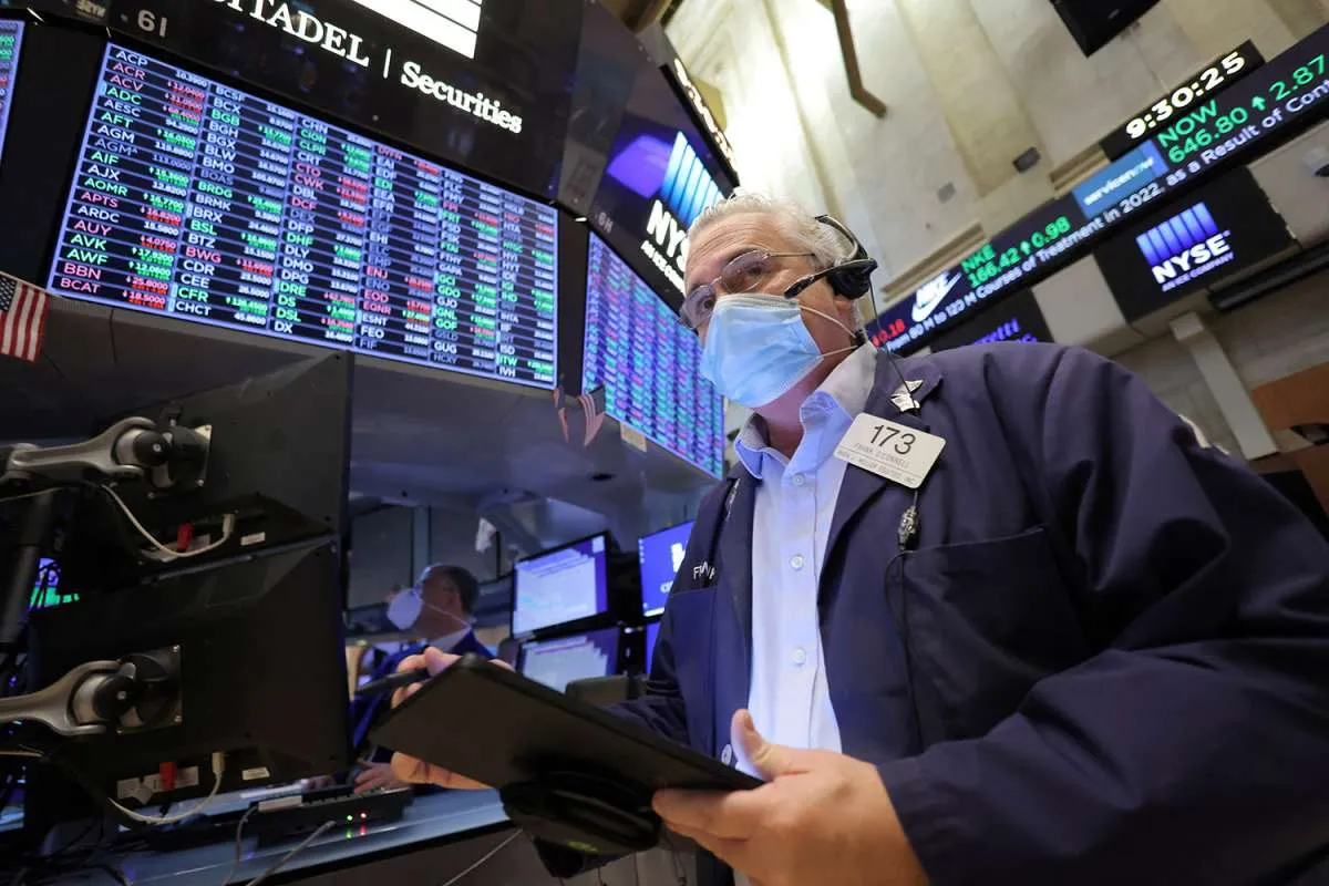 Emiten di Wall Street yang Paling Melejit dan Paling Merana di Tahun Lalu