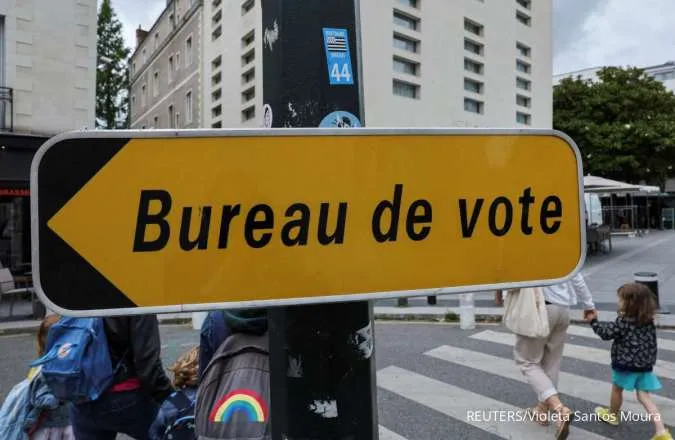 Left Leads French Election in Blow to Le Pen's Far Right and Macron