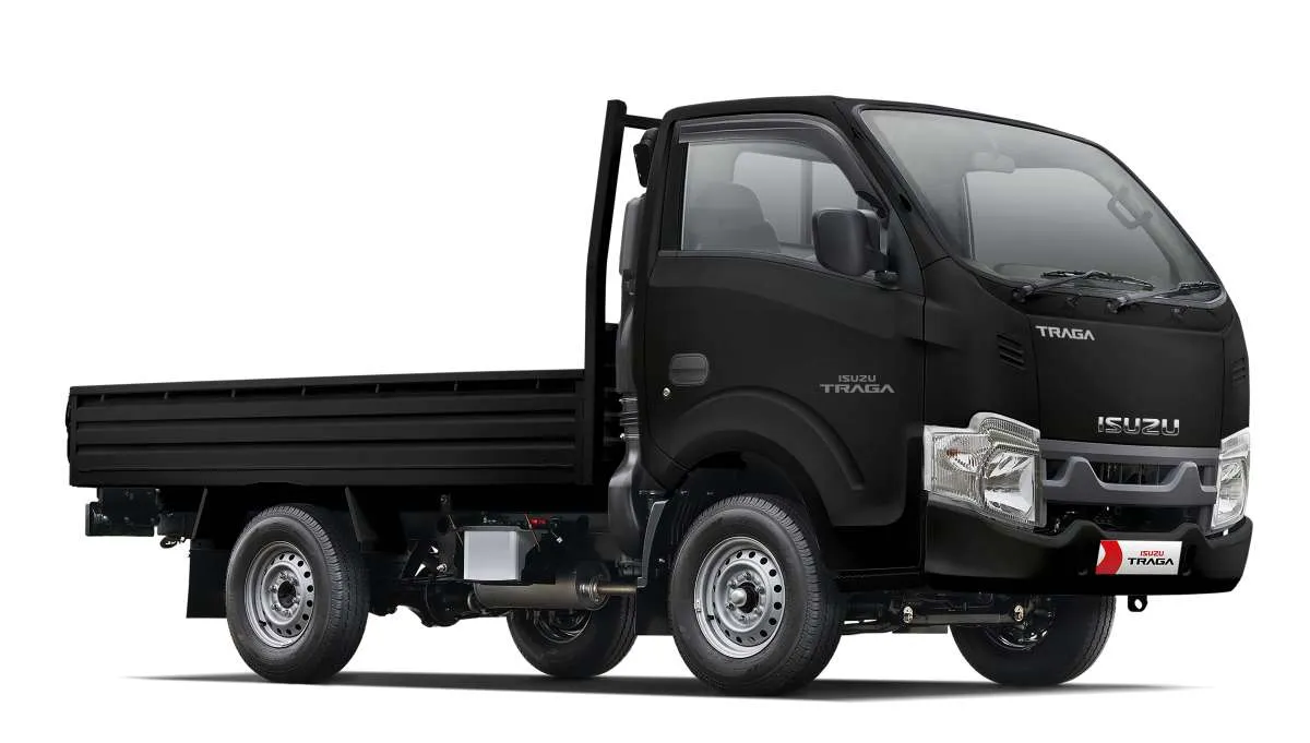 Isuzu TRAGA Hadir Warna Baru Black Premium dengan Standar Cat Isuzu Manufacture