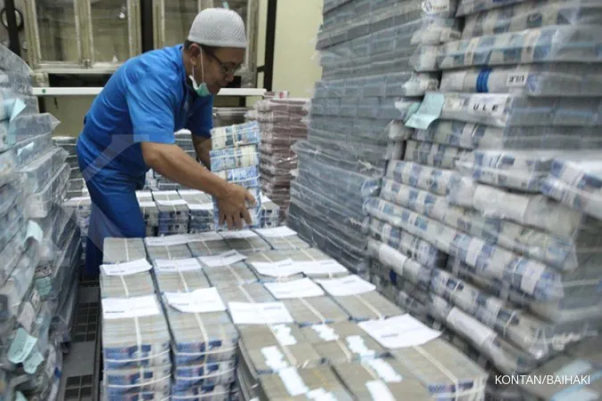 Rupiah weakens to 11,449 per dollar