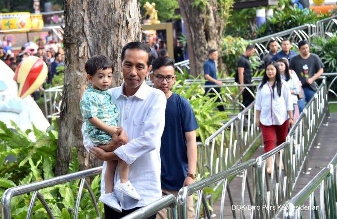 Jokowi temani cucu main bom bom car