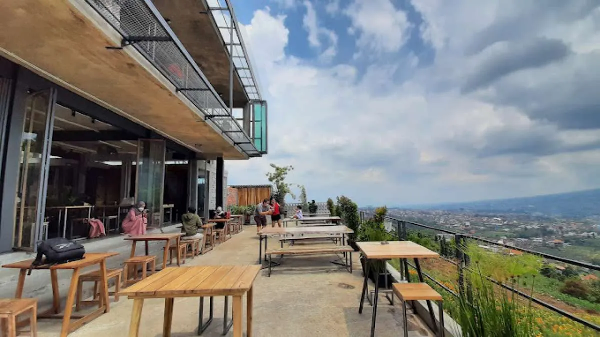 10 Rekomendasi Cafe dan Tempat Nongkrong di Kota Batu yang Wajib Dikunjungi