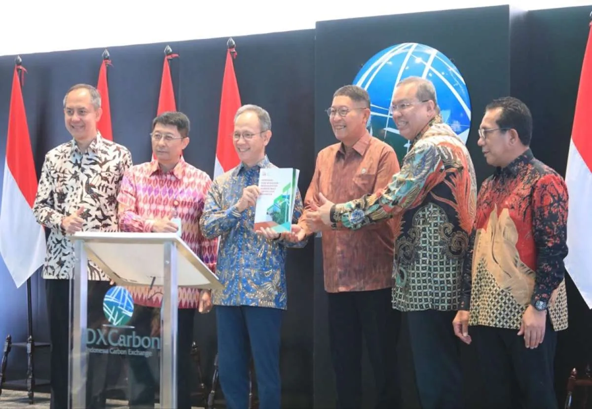 OJK Luncurkan Buku Perdagangan Karbon untuk Dorong Ekonomi Hijau Berkelanjutan