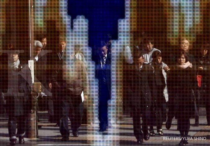 GLOBAL MARKETS-Global Shares Fall as Traders Weigh Trump's Tariff Threats