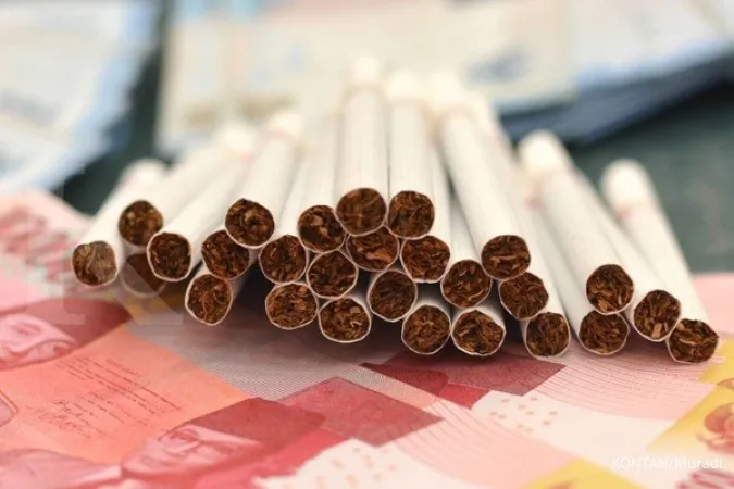 Anxious, retailers buy up cigarettes
