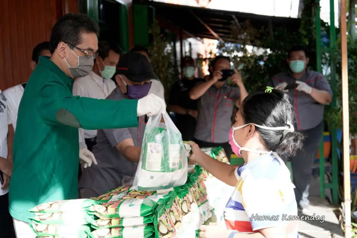 Ini yang membuat impor gula lambat sehingga harga masih tinggi di pasar 