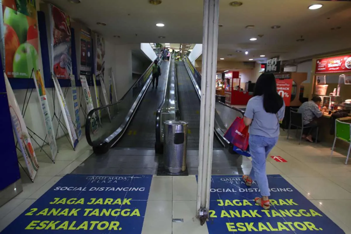 Satgas Covid-19 minta dilakukan evaluasi menyeluruh bagi 54 daerah zona oranye