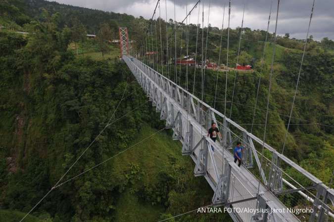 JEMBATAN GANTUNG GIRPASANG DI KAWASAN LERENG MERAPI