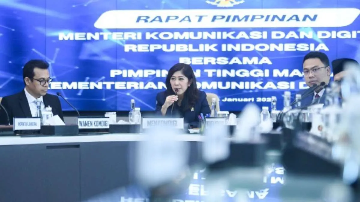 Menkomdigi Meutya Hafid Tegaskan Pentingnya Kekompakan di Rapat Pimpinan Perdana