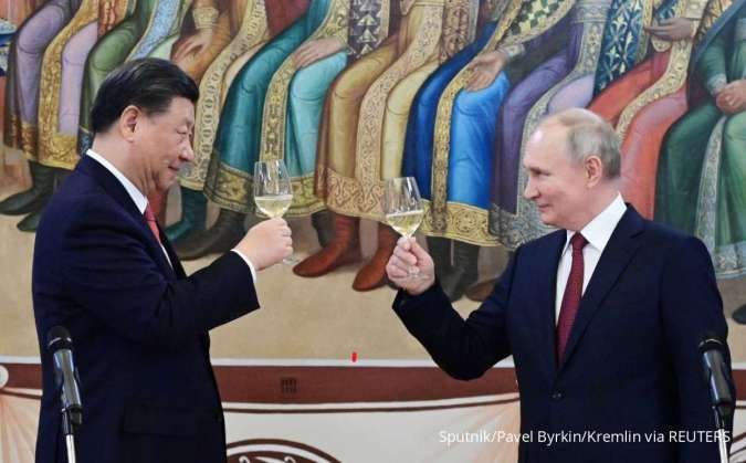 Senyum Hangat Xi Jinping Sambut Vladimir Putin di Beijing