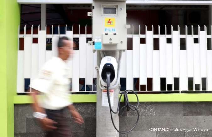 PLN Enjiniring Bakal Bangun 5.000 SPKLU di Tiang Listrik