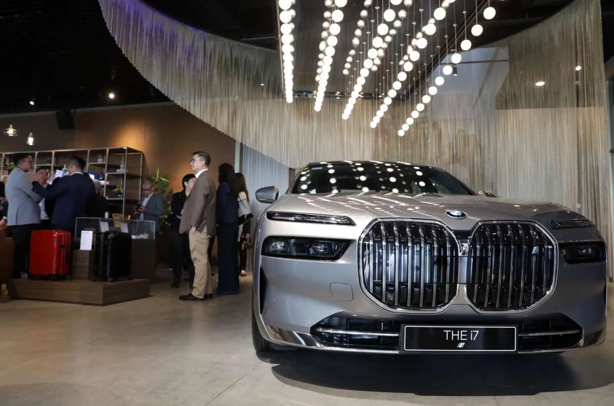 Cek Harga BMW i7 di Indonesia: Fitur dan Keunggulan Mobil Flagship Ini