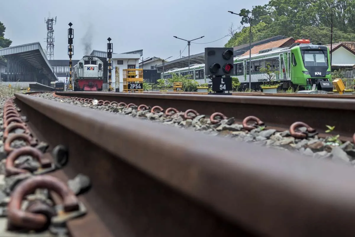 PLN & KAI Kolaborasi Elektrifikasi Jalur Kereta Api, Dorong Transportasi Rendah Emisi