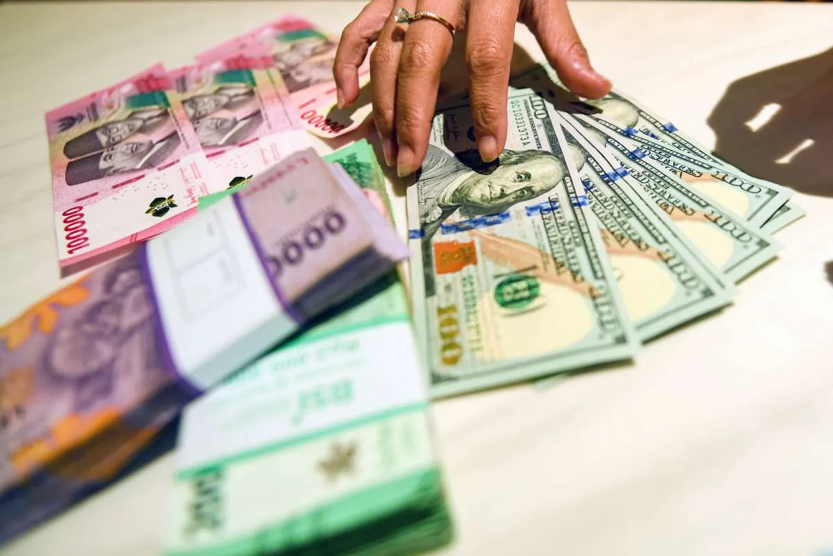 Kemarin Melemah, Intip Prediksi Gerak Rupiah Hari Ini, Jumat (27/9)