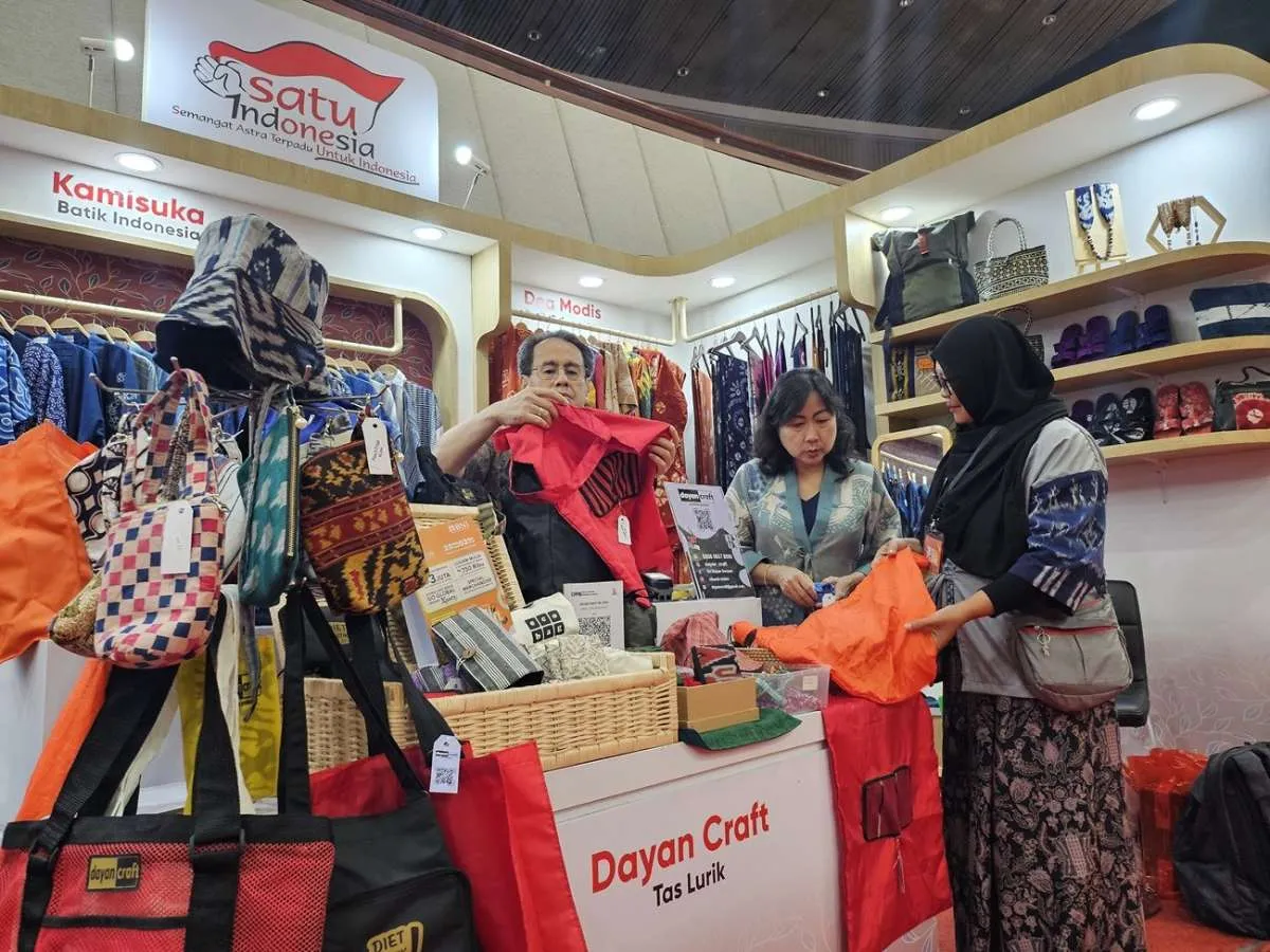 Produk Unggulan DSA & UMKM YDBA Meriahkan Inacraft 2024