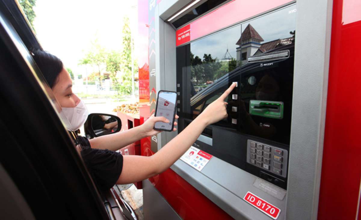 Nasabah Bank Semakin Gemar Transaksi Tarik Tunai Tanpa Kartu