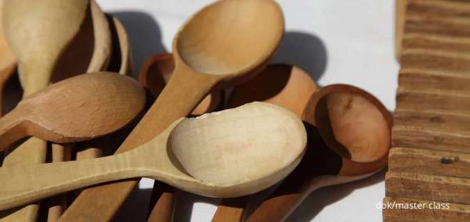 Punya Peralatan Masak Berbahan Kayu? Simak 6 Tips Membersihkannya