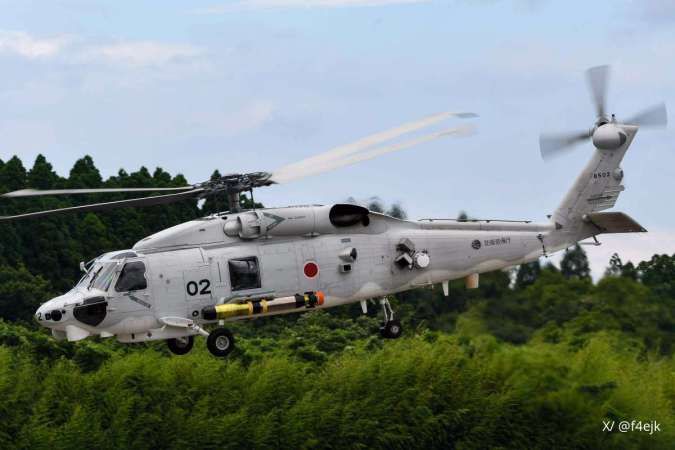 Dua Helikopter SH-60 Tentara Beladiri Jepang Jatuh, 1 Meninggal, 7 Hilang