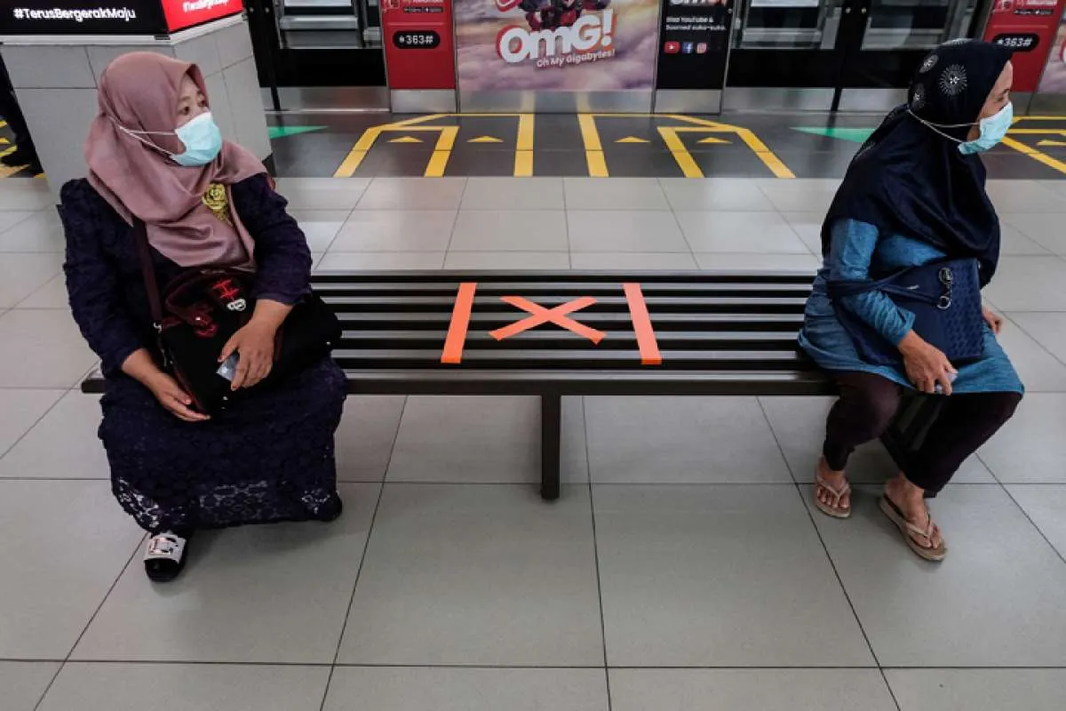 Masih ada warga bandel, IDI: Social distancing harus diawasi aparat