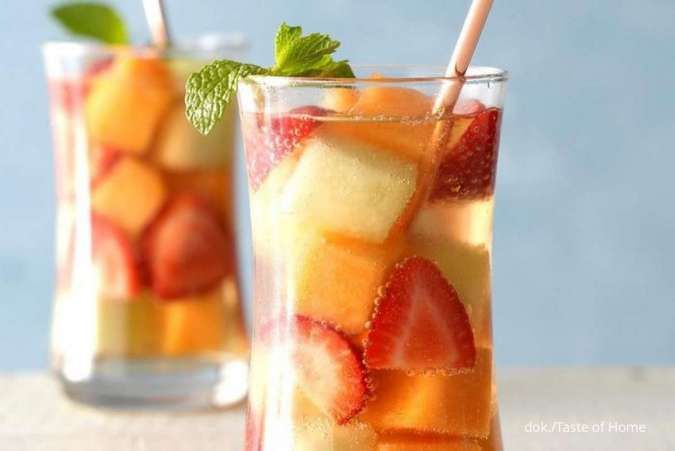 3 Resep Takjil Stroberi yang Manis dan Menyehatkan untuk Sajian Berbuka Puasa