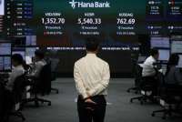 Asian Shares Make Cautious Start, Brent Aases from Six-Month High