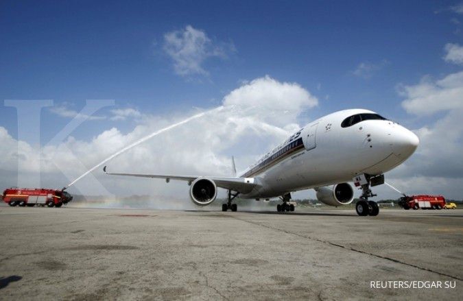 Pesawat Singapore Airlines terbakar saat mendarat