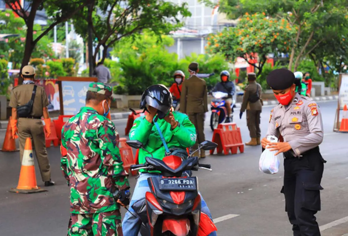 Ekonom menilai tak mudah pemerintah memperketat kembali PSBB, ini penyebabnya