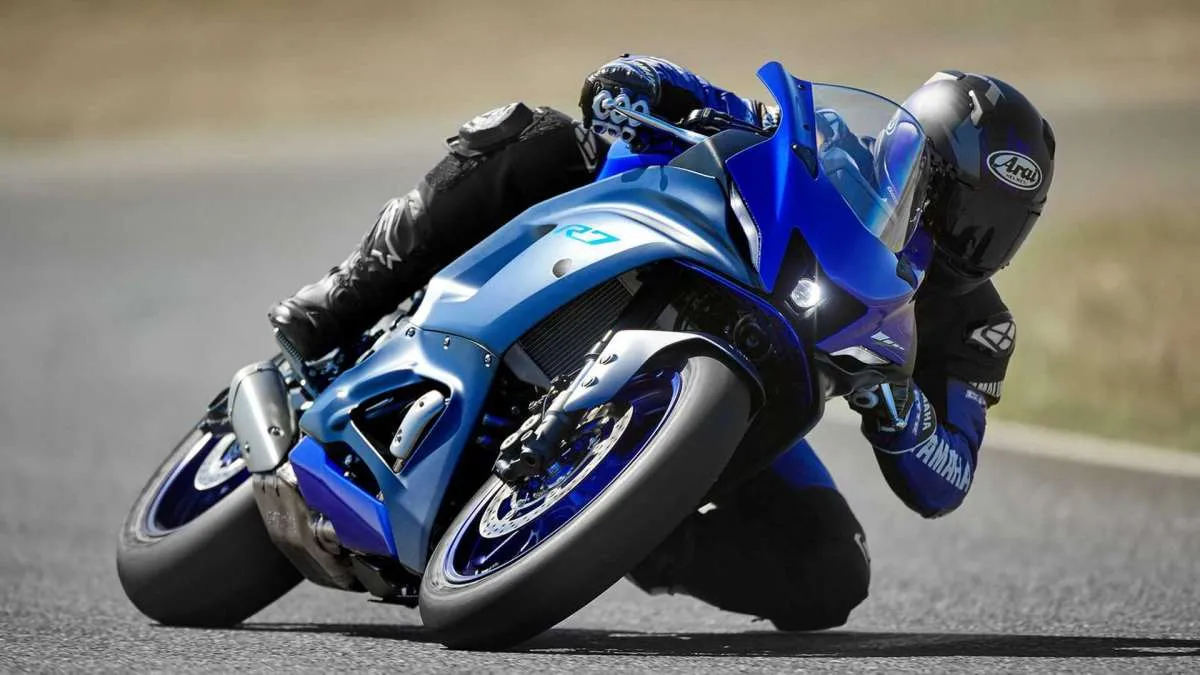Motor Yamaha YZF-R7 resmi mengaspal, intip varian dan banderolnya