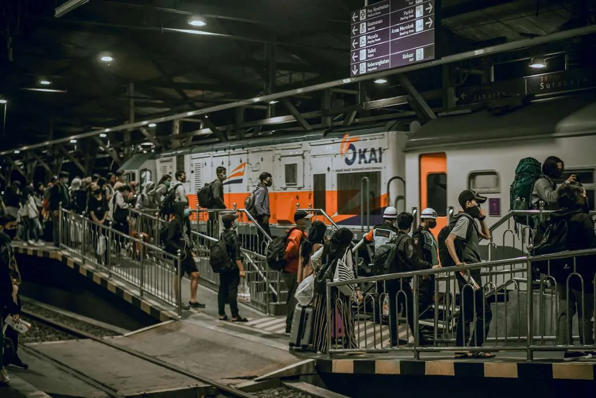 Jangan Panik! Simak 6 Tips dari KAI saat Barang Tertinggal di Kereta atau Stasiun 