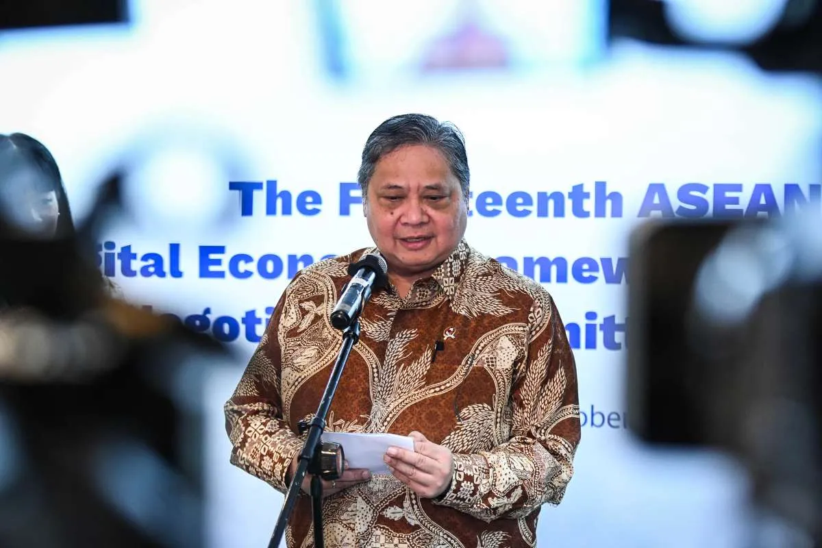 Airlangga Targetkan Seluruh Warga Indonesia Punya Rekening Bank di Tahun 2029