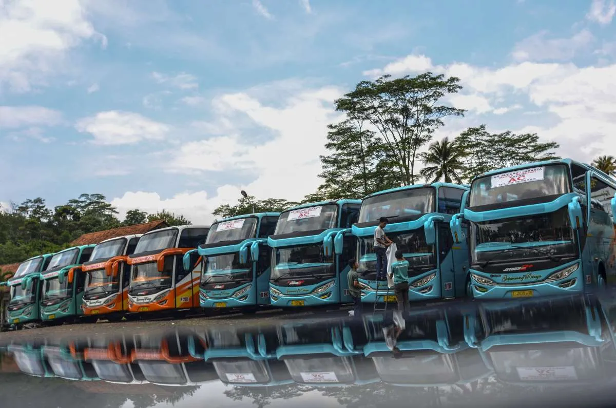 Larangan mudik 2021: Jika ada keperluan mendesak, bisa naik bus berstiker khusus