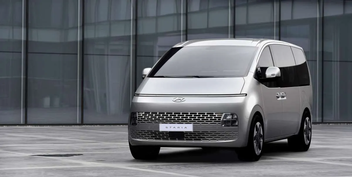 Ini dia wujud mobil Hyundai Staria, MPV mewah berdesain futuristik