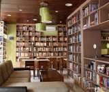 Reading Room di Kemang menawarkan sensasi kafe di perpustakaan