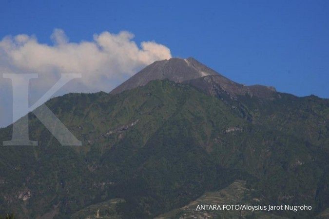 Gunung Merapi erupsi freatik lagi