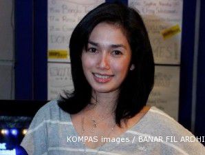 Ussy Sulistiawaty: Baru meluncur langsung laris