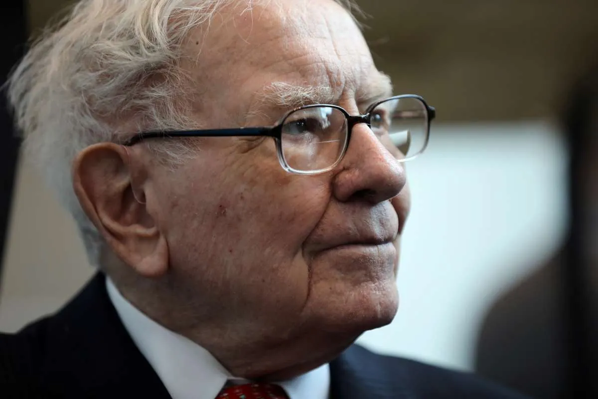 Warren Buffett Jual Saham Apple dan Bank of America, Kewaspadaan Berkshire Hathaway?