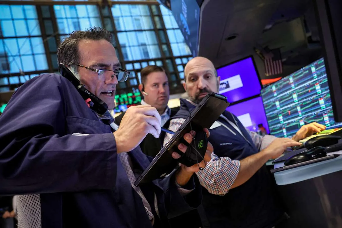MARKET GLOBAL - Saham Global Turun Tertekan Ketegangan Dagang, Dolar AS Melemah