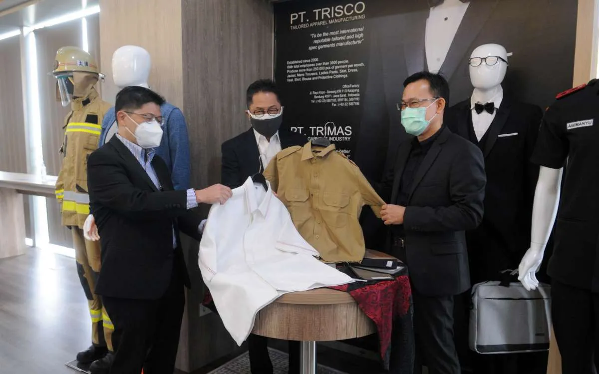 Produk celana panjang topang ekspor Trisula International (TRIS) pada kuartal III